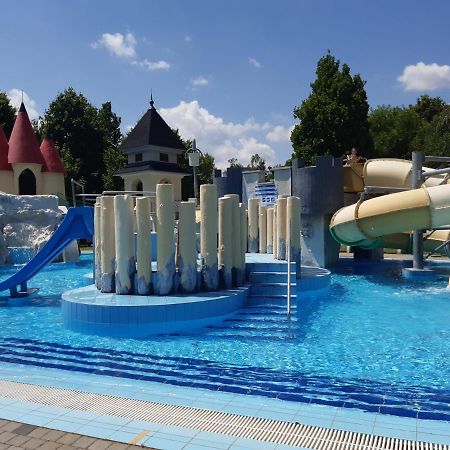 Tukan Apartman Hajduszoboszlo Bagian luar foto